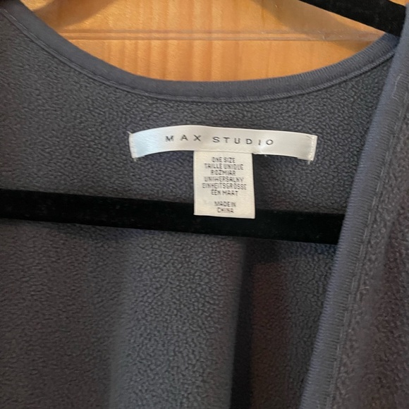 Women’s poncho style open wrap, cape - Picture 2 of 5